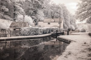 Hyde Lock (infrared) by Barrie Glover